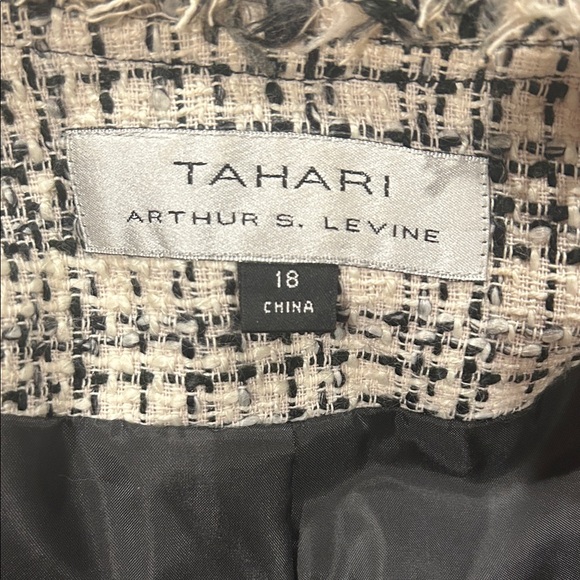 Tahari Black and White Plaid Blazer - Picture 4 of 5